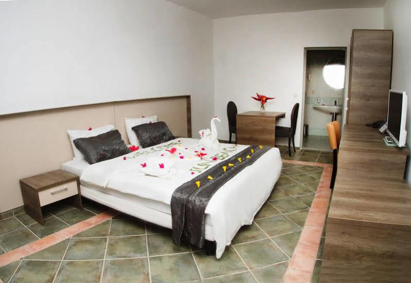 Sunbeach Hotel & Resort Bakau Eksteriør bilde