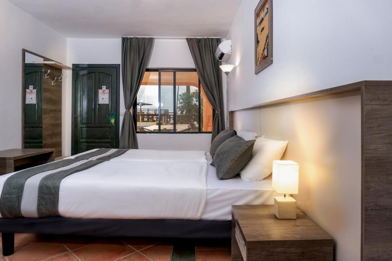 Sunbeach Hotel & Resort Bakau Eksteriør bilde