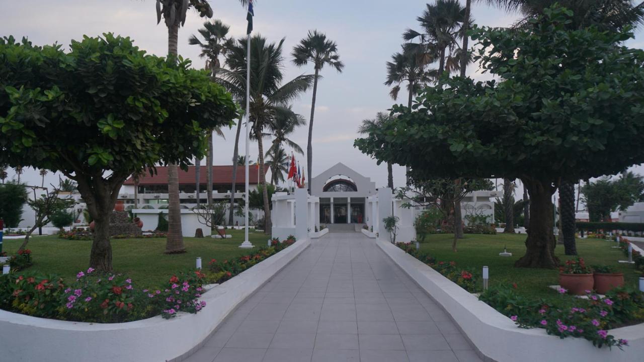 Sunbeach Hotel & Resort Bakau Eksteriør bilde